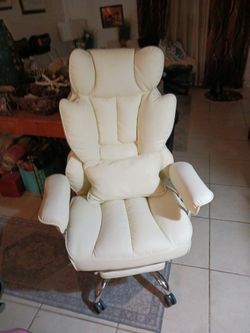 SOFT REAL LEATHER OFFICE CHAIR WITH PILLOW AN PULL OUT LEG REST 1ST 58 GETS IT
