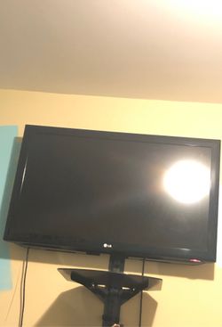 Lg flat screen tv 40 inches +
