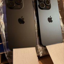 Unlocked Apple 🍎 iPhone 15 Pro (Black or Blue) 256GB - Great Condition