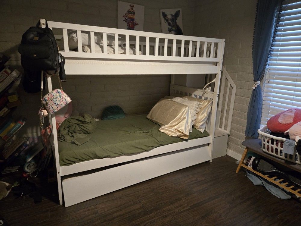 FREE Bunkbed w/Trundle Bed (3rd pulls-out)