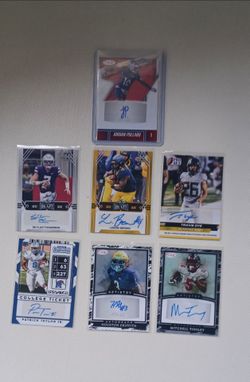 LOT OF 7 AUTOGRAPHED FOOTBALL CARDS