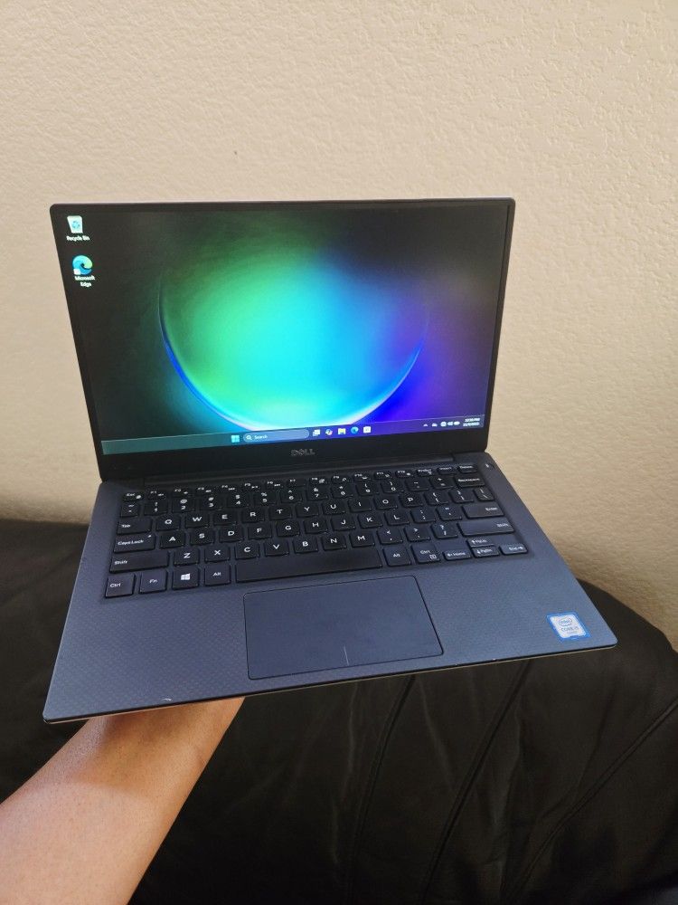 Dell XPS/I5-6th Gen/8GB Ram/256SDD  Great Condition 