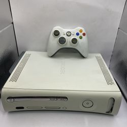 White Microsoft Xbox 360 Fat Console  w/wireless Controller- Tested 60GB