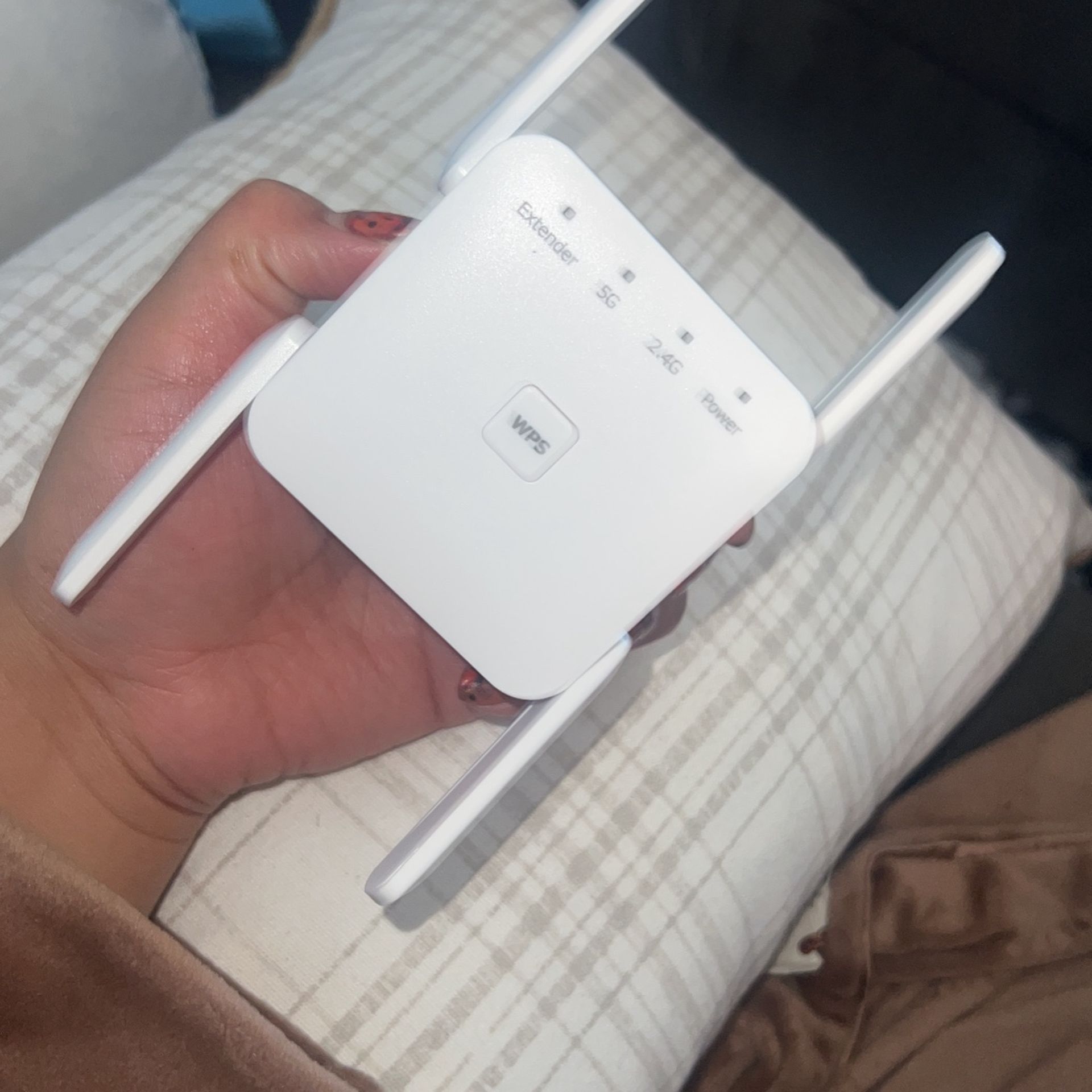 WiFi Extender, 300Mbps Wi-Fi Signal Booster Amplifier for Home Cover Up to 300sq.ft WiFi 2.4Hz Dual Band Wireless Repeater, 4 Antennas 360° WiFi Ampli