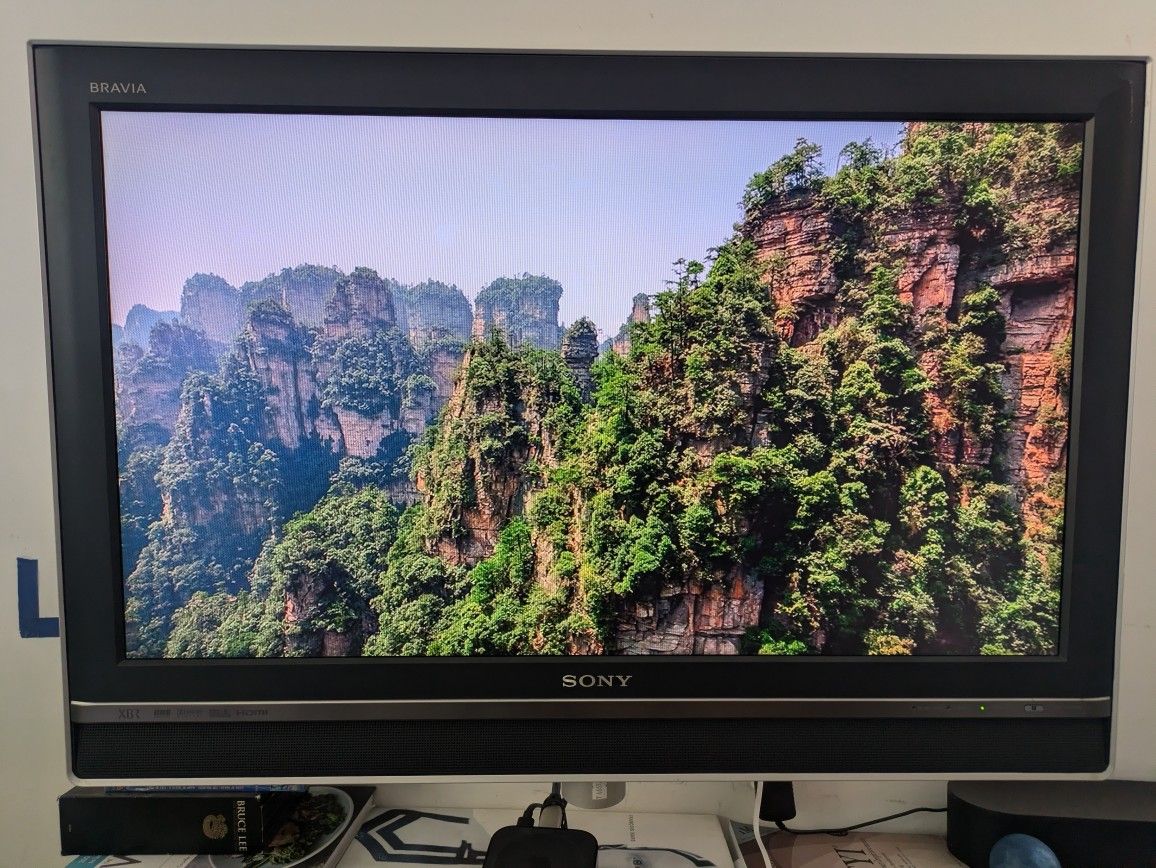 32” SONY BRAVIA KDL-V32XBR2 CRT TV Television