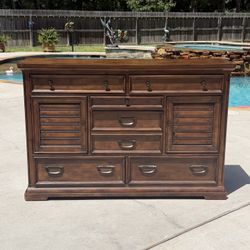 Cindy Crawford, Solid Wood Dresser 3pc