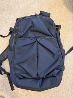Lululemon men’s backpack - dark navy blue