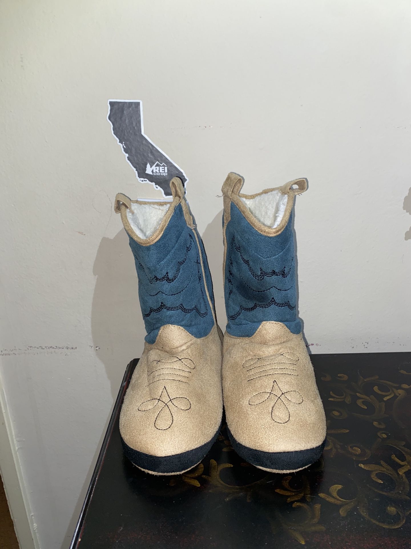 Boot style Slippers. 🤠