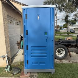 Porta Potty W/ Flush