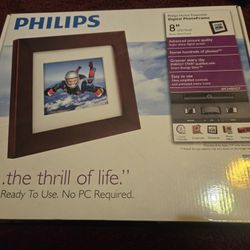 Philips Home Essentials 8 Inch Digital PhotoFrame