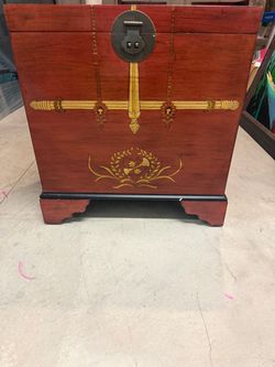 Maple Lacquered Asian Decorative Storage Chest