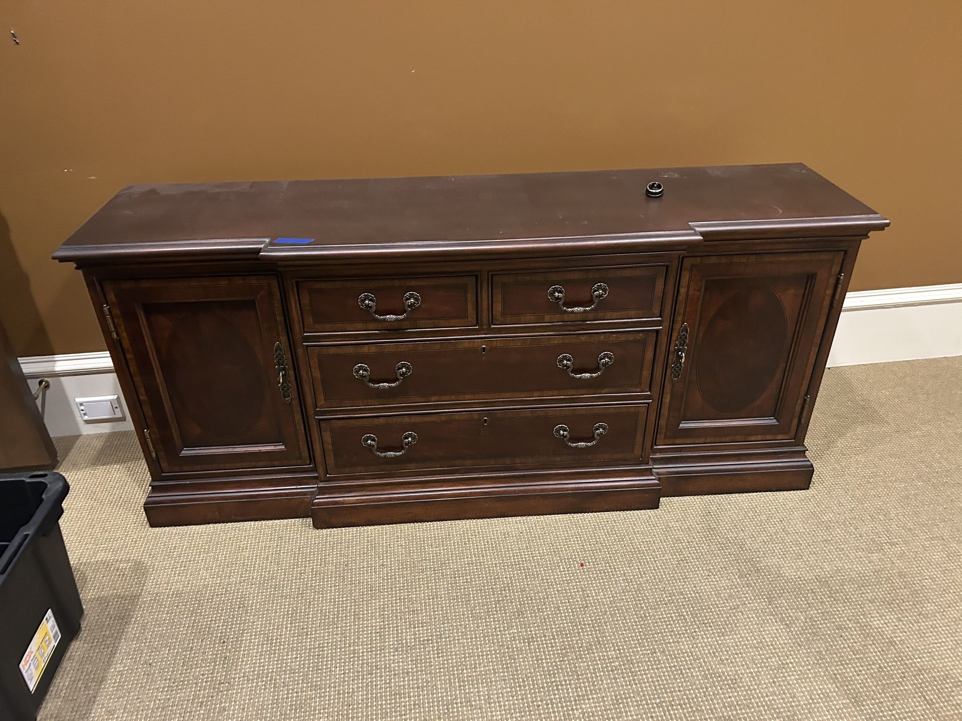 Dresser