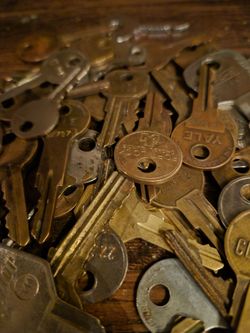 Bulk Lot of keys Vintage and Modern