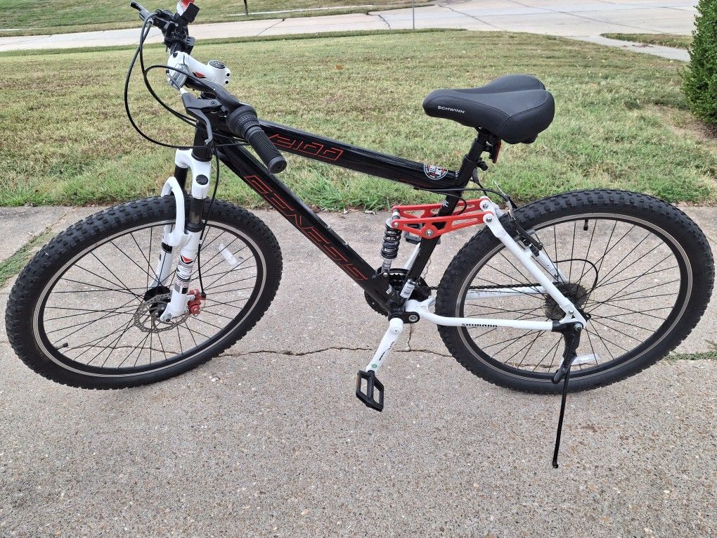 Genesis 27.5" V2100 Men's Mountain Bike, Black