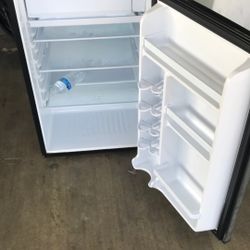 Danby Mini fridge 