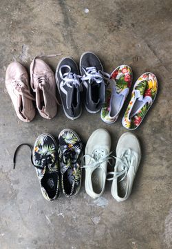 Vans girls size 2-3 lot