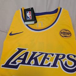 Lakers Luke #77 XL New