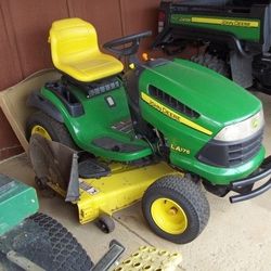 JOHN DEERE TRACTOR LAWN MOWER (Heavy Duty)