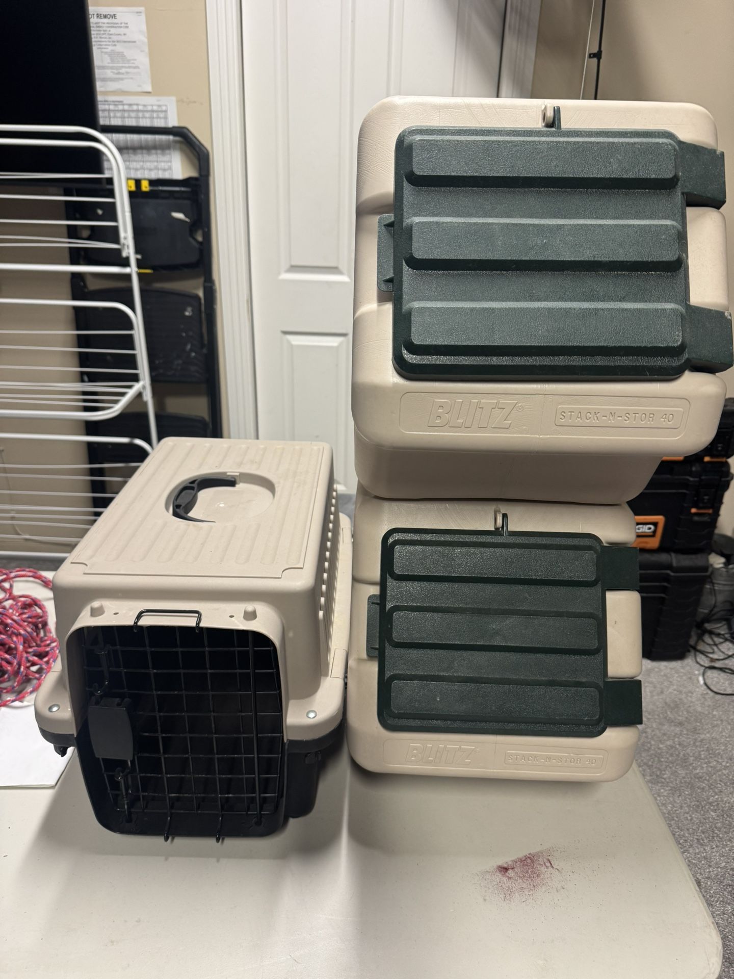 Pet Kennel/ Food Storage Bins