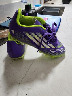 Soccer cleats