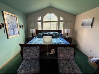 King Sleigh Bedroom Set, Real Wood!