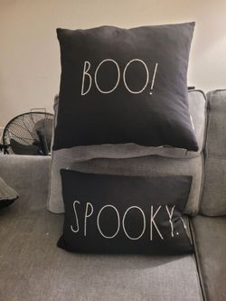 🎃 Rae Dunn Halloween Boo and Spooky pillows 🎃