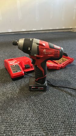Milwaukee M12 cordless no hub driver