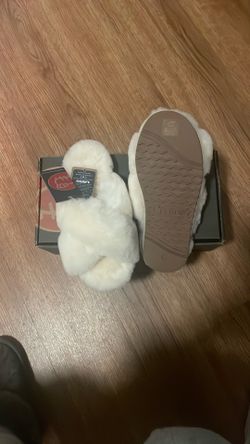 Lamo Women’s Serenity Australian Shearling Wool Crisscross Slippers S 5-6