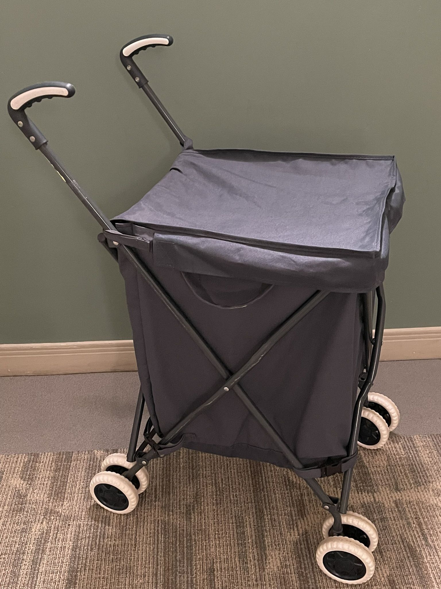 'VERSA' FOLDING UTILITY CART (Please read all details located further herein.) - posted price is firm.