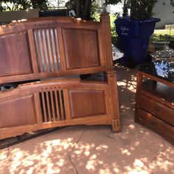 queen bed frame with one table