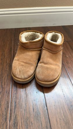 Ugg Shoes Has A Water Stain But It Can Be Cleaned