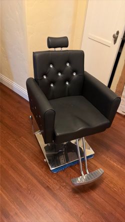 Recliner chair for salon