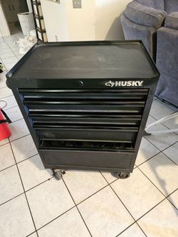 Husky toolbox in perfect condition