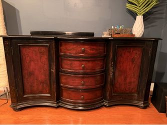 Elegant Bombe-Style Credenza / Buffet / TV Console – FREE