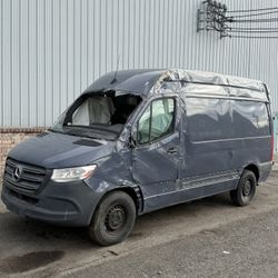 2019 Mercedes Sprinter For Parts