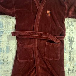 Munsingwear deep maroon burgundy robe featuring an embroidered Porsche logo Size L