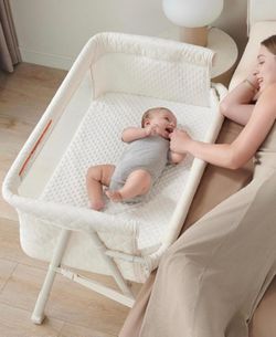 Bassinet Bedside Sleeper, Baby Crib for Newborn, Baby Bassinets Bedside Sleeper with 4 Auto-Lock & Adjustable Height, Breathable Mesh & Mattress