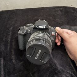 Canon Rebel T7 Camera 