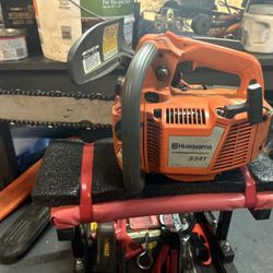 Husquavarna 334t Climbing Saw, Works Good 