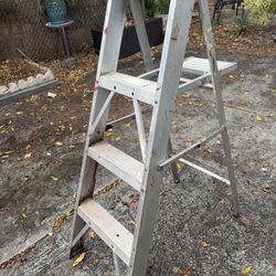 Escalera Aluminio 4 Pies 