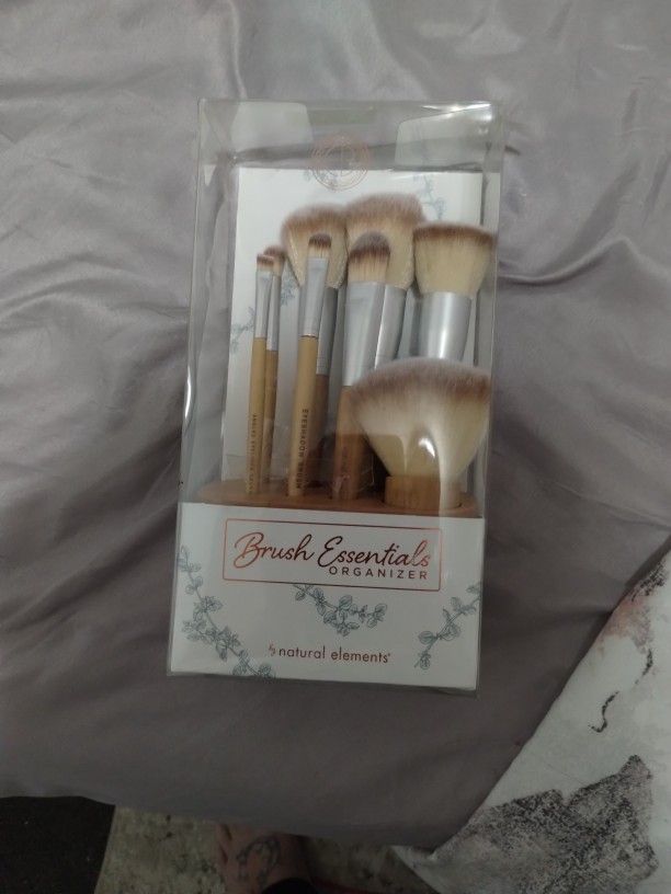 New Set Of Makeup Brushes 