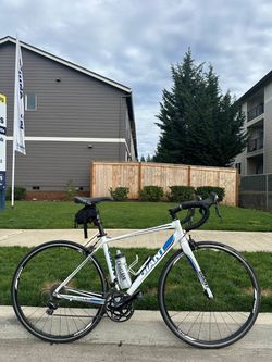 Giant Defy Road Bike - Small frame - 700c - Bicycle Aluminium / Carbon fork / Shimano 105