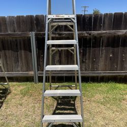 Husky 6ft Aluminum Folding Step Ladder