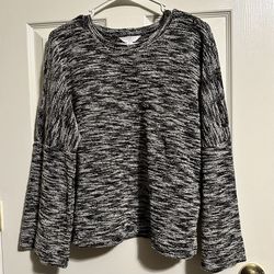 Black And White Sweater Size Medium