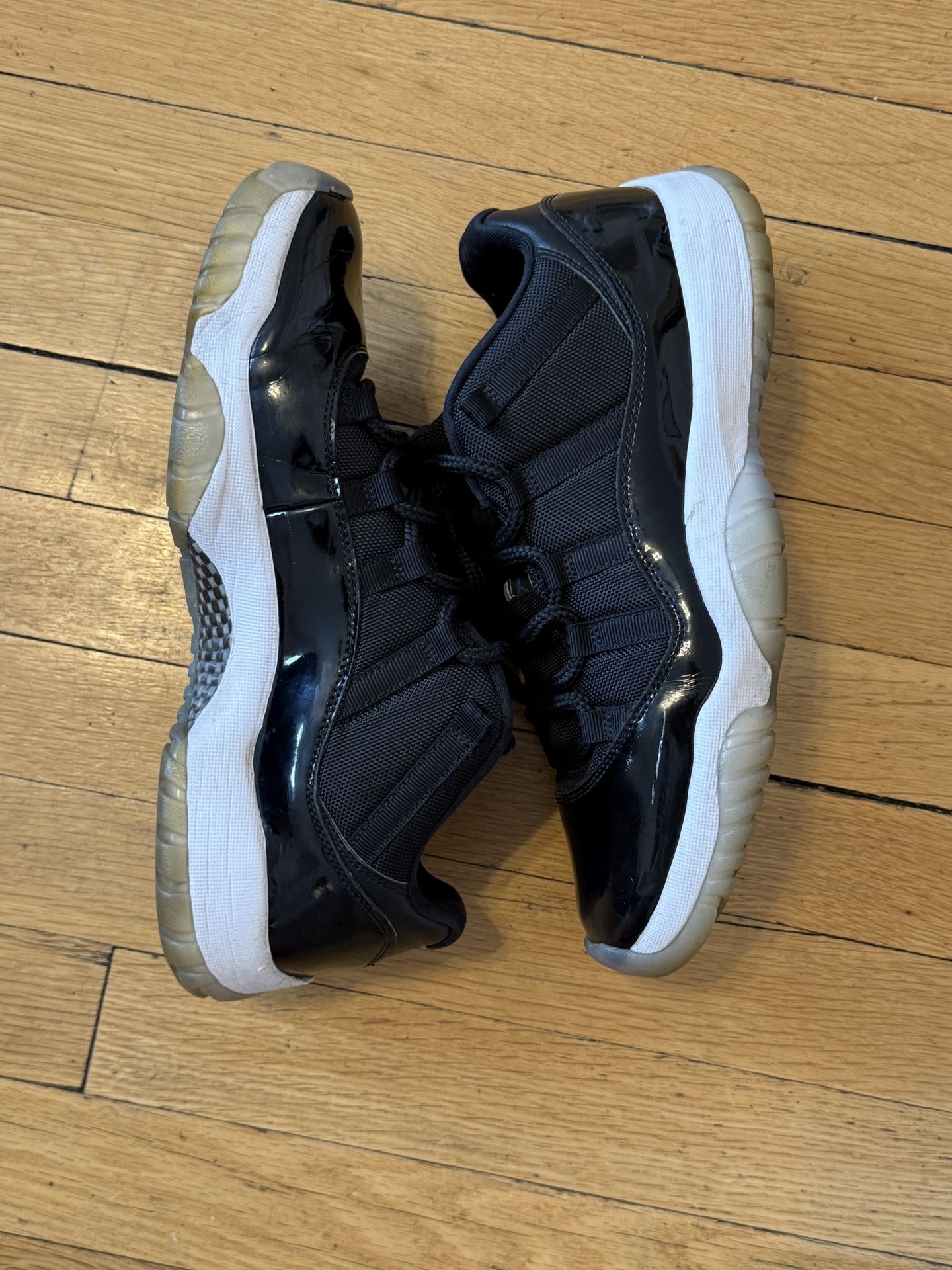 Space jam 11 Low Size 10 Air Jordan Retro Jordan’s