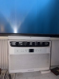 2x frigidaire AC’s
