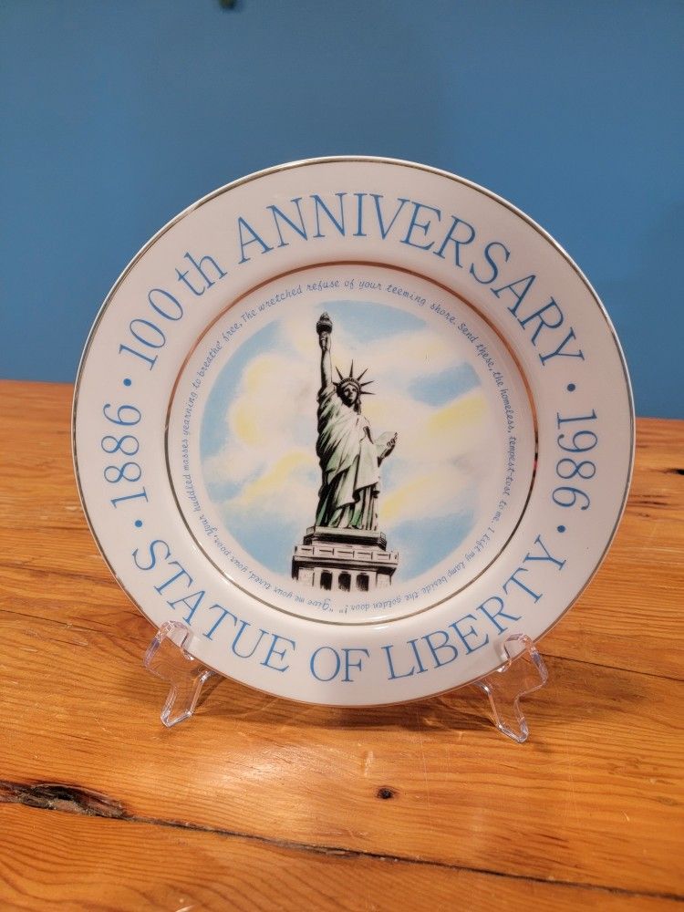 Vintage Statue of Liberty 100th Anniversary Souvenir 9.25" Collectible Plate