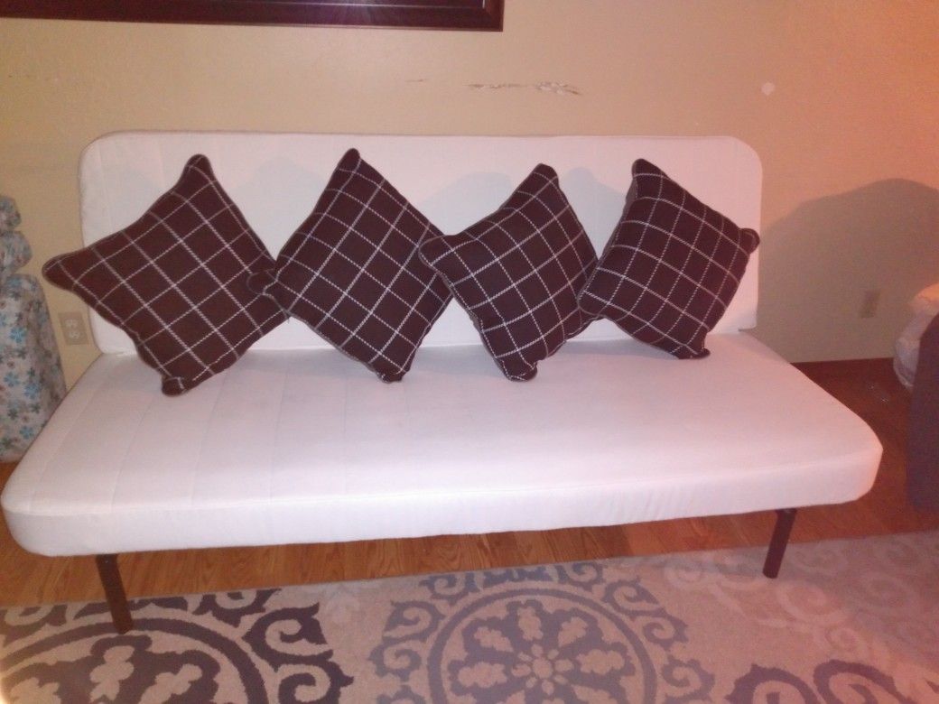 4 brand new cushions.