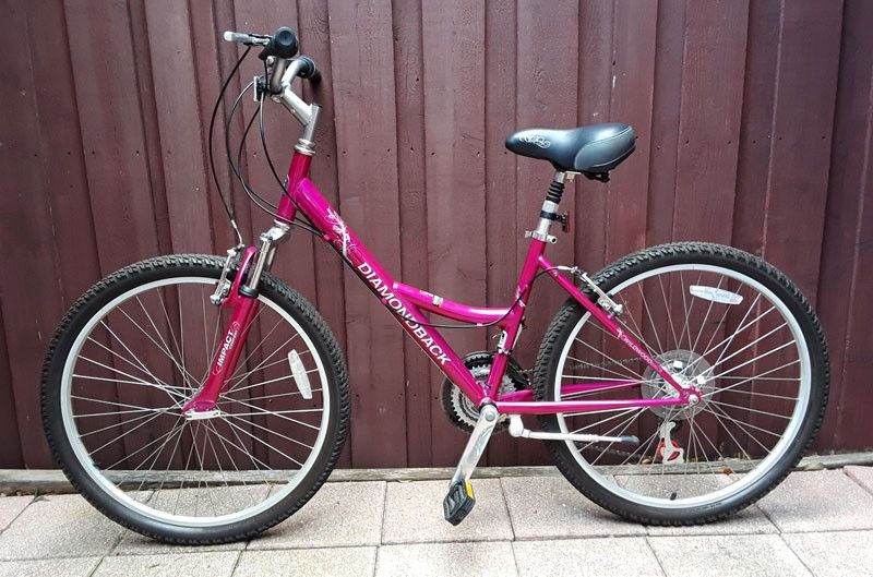 Diamondback Wildwood Women's Hybrid Comfort Bike 21-Speed