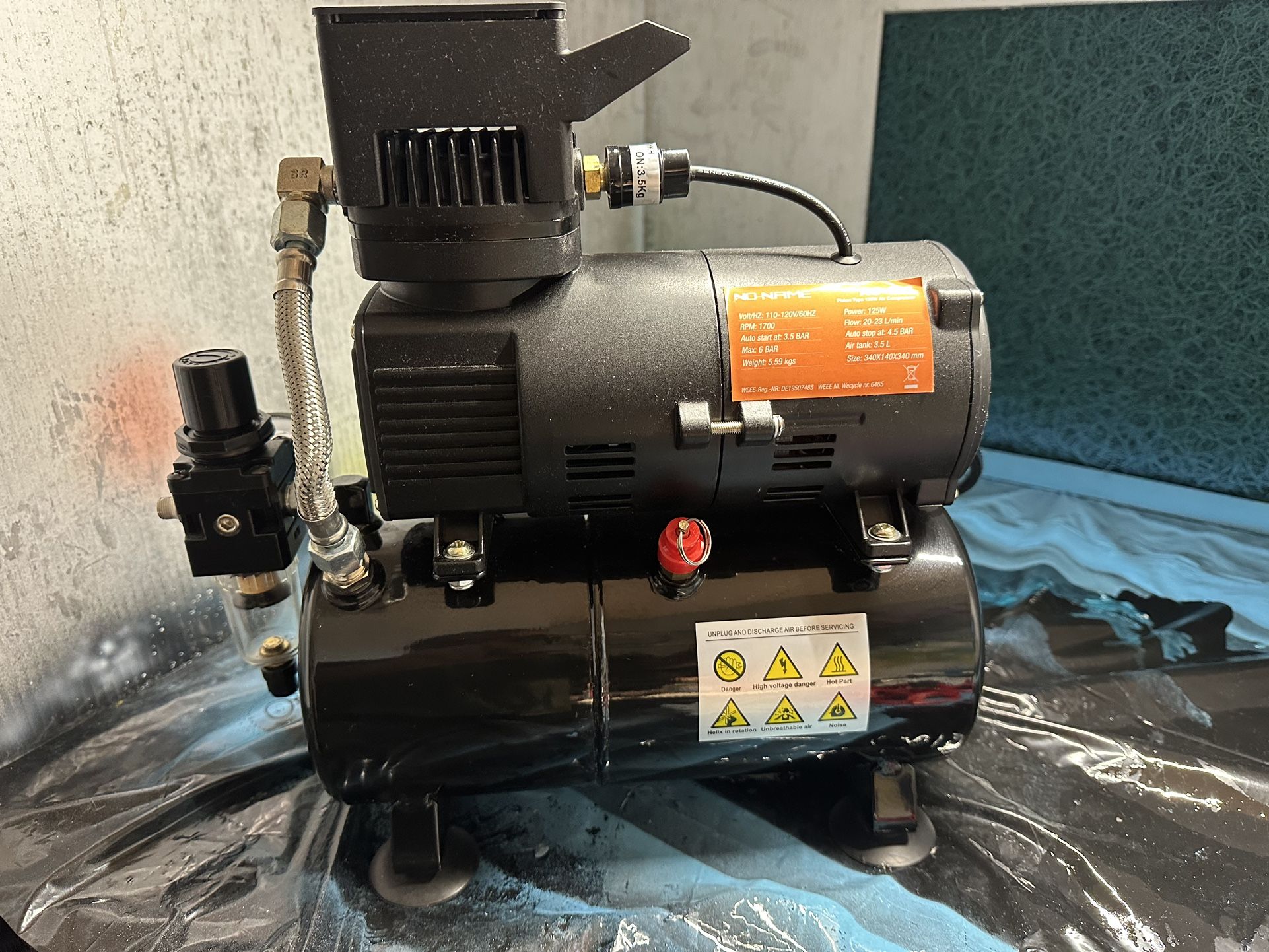 Cool Tooty Airbrush Compressor With Tank By No-Name brand
